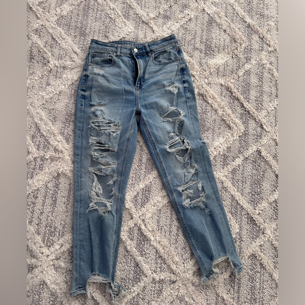 American Eagle Strigid Ripped Mom Jean